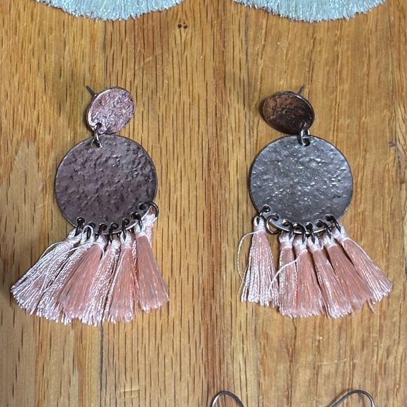 🚨4X$25🚨 Mixed Color Earring Set - Picture 5 of 7
